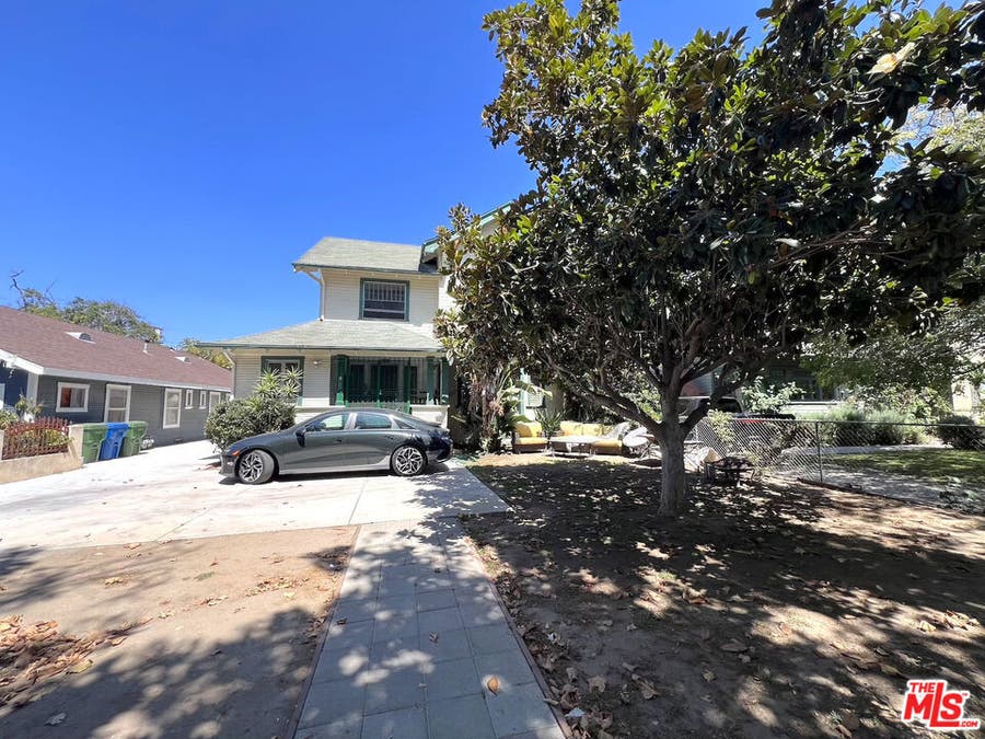 Property photo for 1828 S Gramercy Place, #1/4, Los Angeles, CA