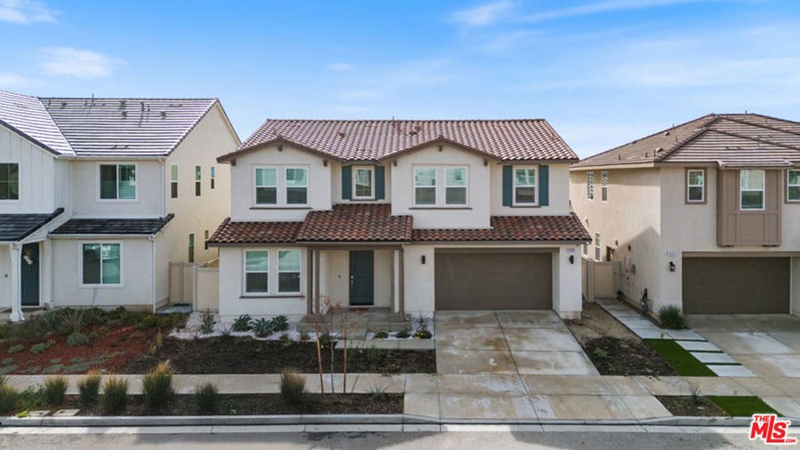 Property photo for 18130 Radiance Lane, Santa Clarita, CA
