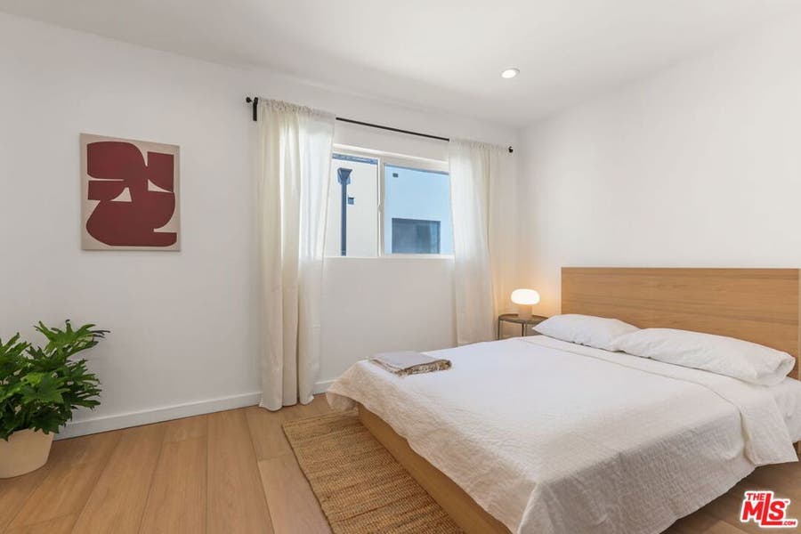 Property photo for 621 N Mariposa Avenue, Los Angeles, CA