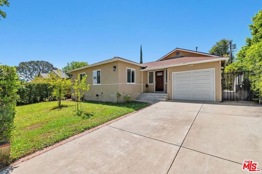 Property photo for 17434 Emelita Street, Encino, CA