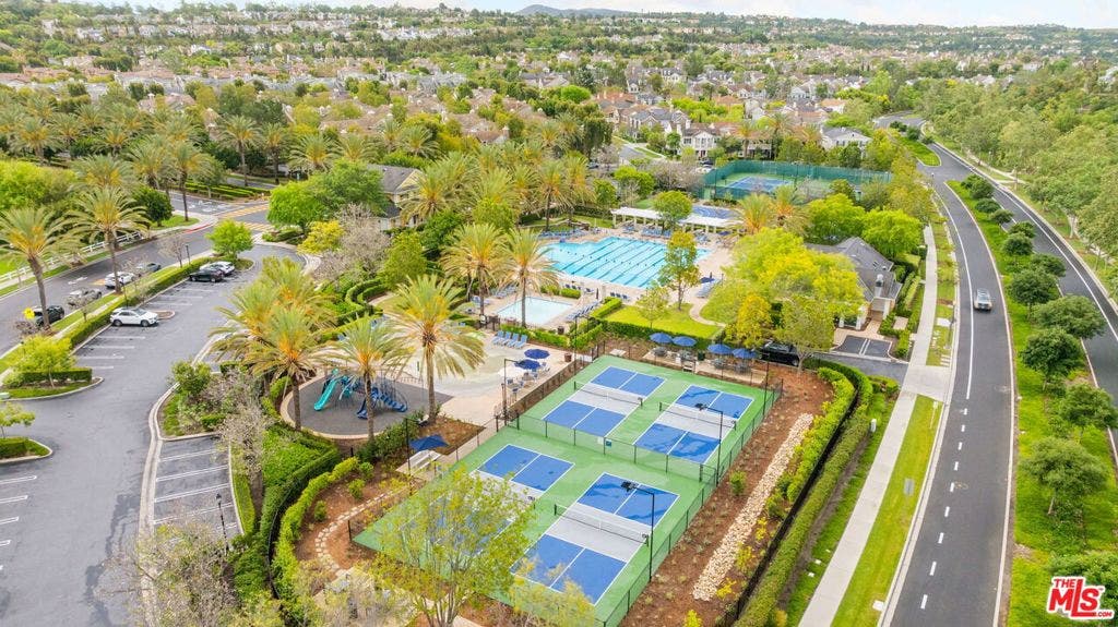 10 Aryshire Lane, Ladera Ranch, CA 92694 10 Aryshire Lane, Ladera Ranch, CA 92694