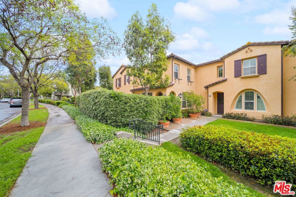 10 Aryshire Lane, Ladera Ranch, CA 92694 10 Aryshire Lane, Ladera Ranch, CA 92694