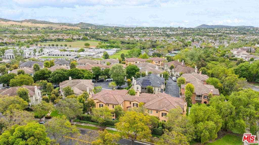 10 Aryshire Lane, Ladera Ranch, CA 92694 10 Aryshire Lane, Ladera Ranch, CA 92694