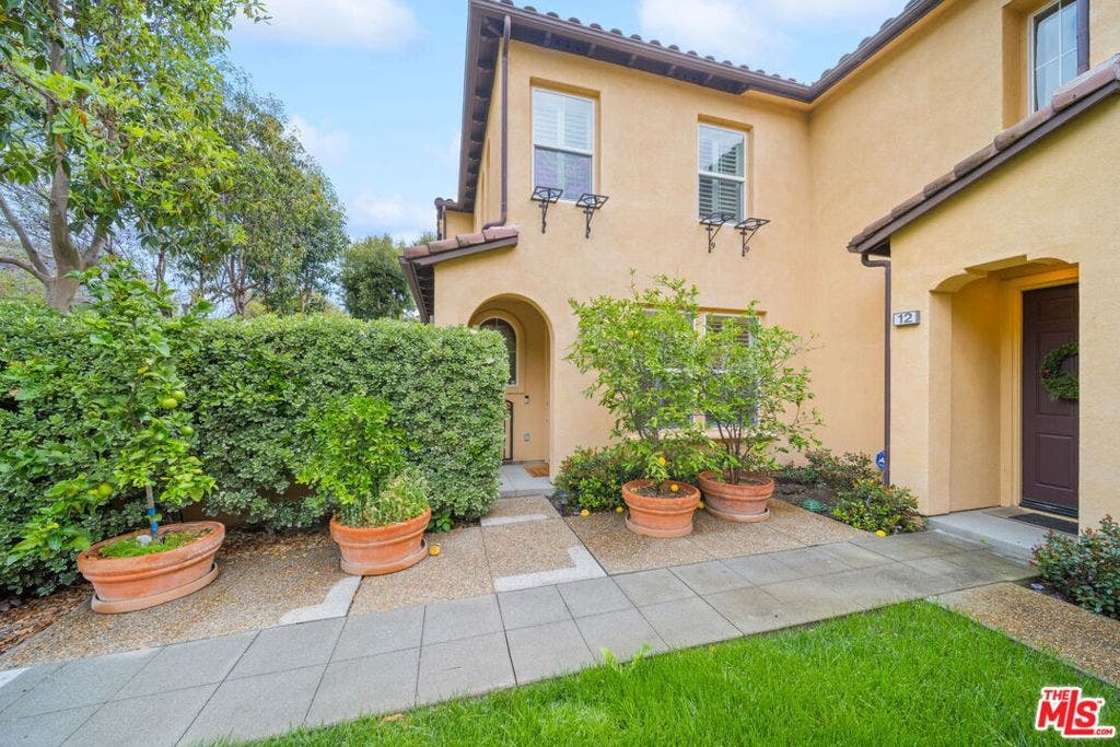 10 Aryshire Lane, Ladera Ranch, CA 92694 10 Aryshire Lane, Ladera Ranch, CA 92694