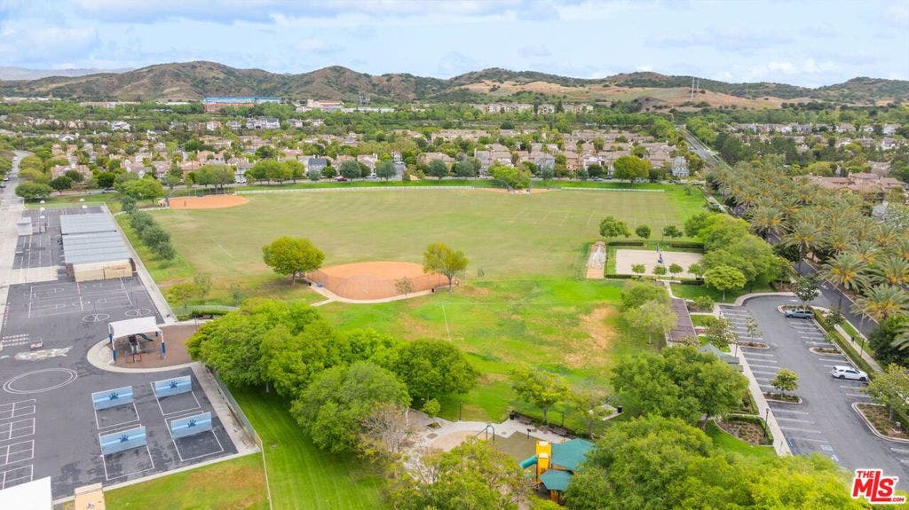 10 Aryshire Lane, Ladera Ranch, CA 92694 10 Aryshire Lane, Ladera Ranch, CA 92694