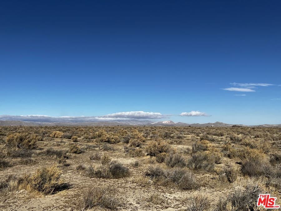 Property photo for 50 W Vac/cor Avenue, #C12/50 STW, Lancaster, CA