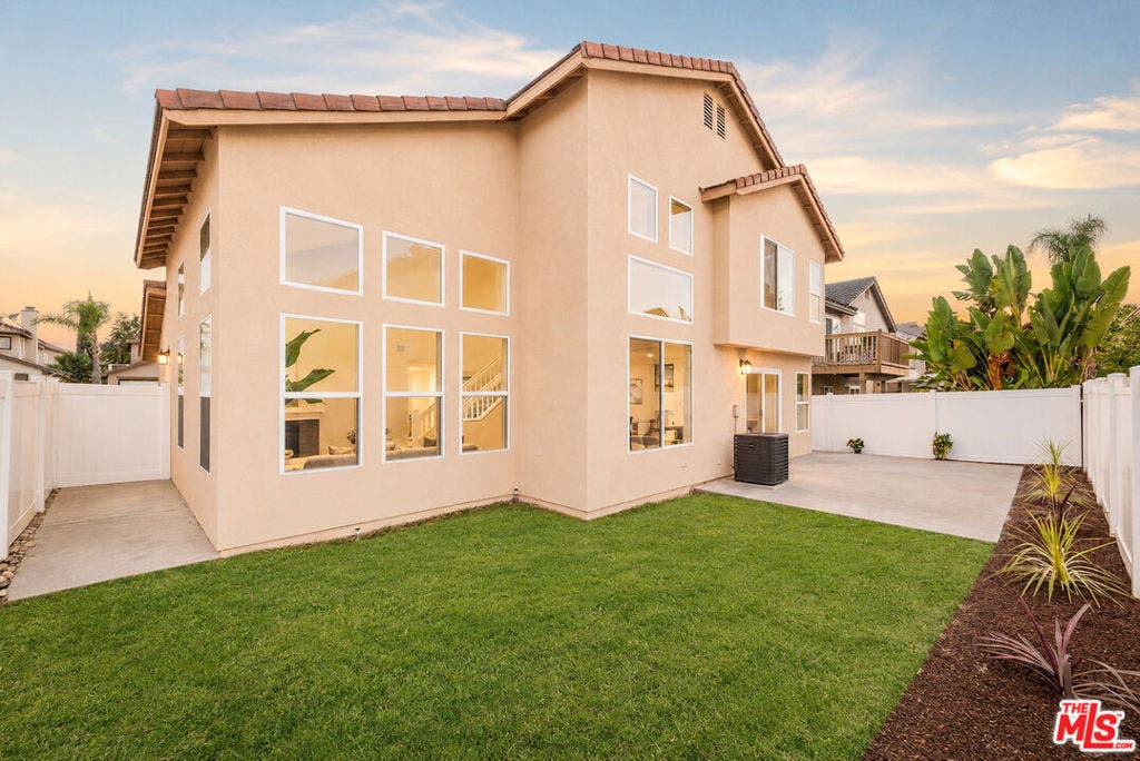 13 Pemberly, Mission Viejo, CA 92692 13 Pemberly, Mission Viejo, CA 92692