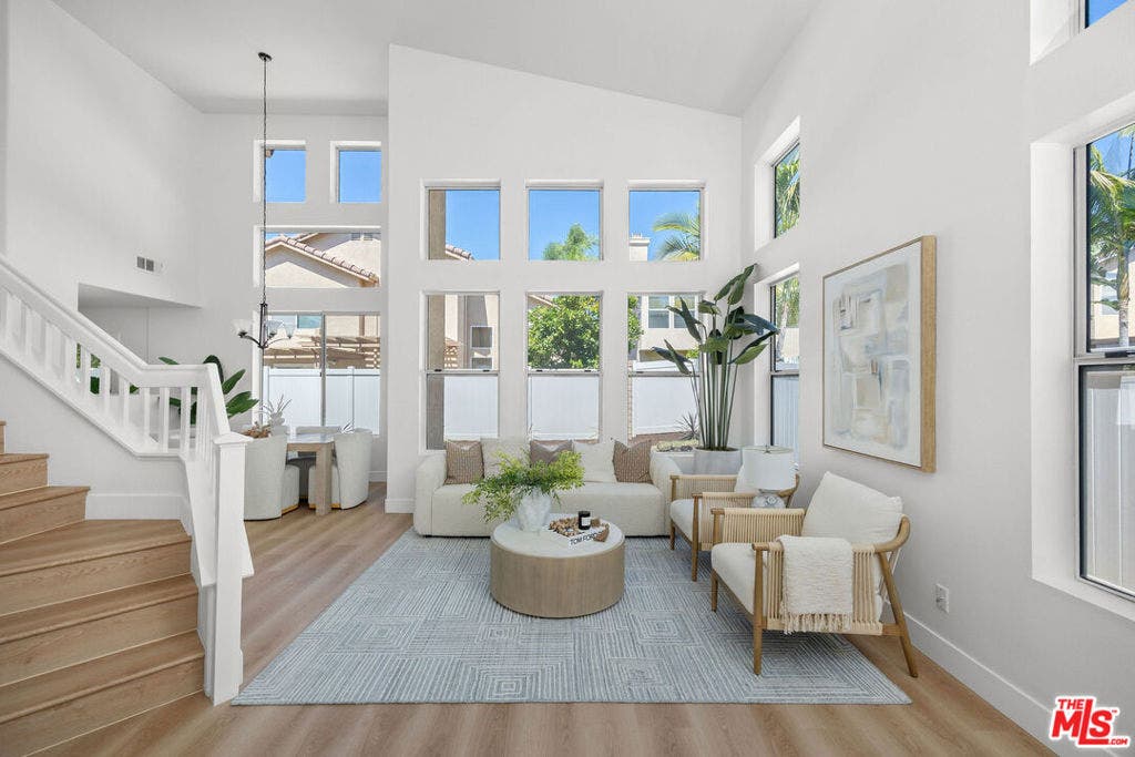 13 Pemberly, Mission Viejo, CA 92692 13 Pemberly, Mission Viejo, CA 92692
