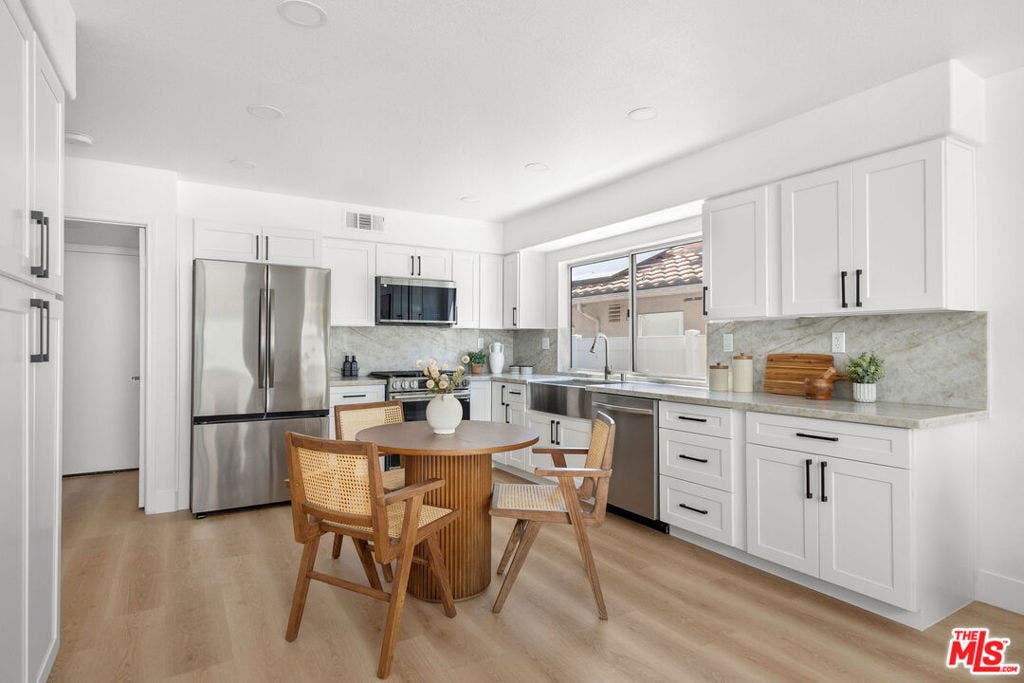 13 Pemberly, Mission Viejo, CA 92692 13 Pemberly, Mission Viejo, CA 92692