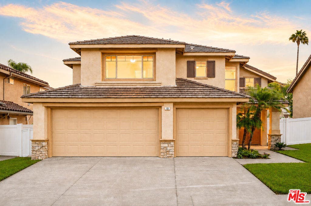 13 Pemberly, Mission Viejo, CA 92692 13 Pemberly, Mission Viejo, CA 92692