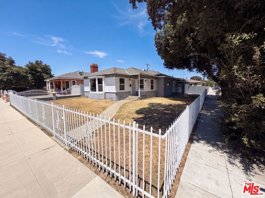 Property photo for 191 E Marker Street, Long Beach, CA