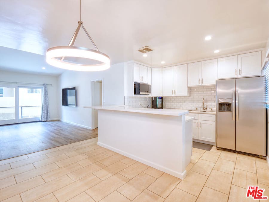 Property photo for 337 N Oakhurst Drive, #6, Beverly Hills, CA