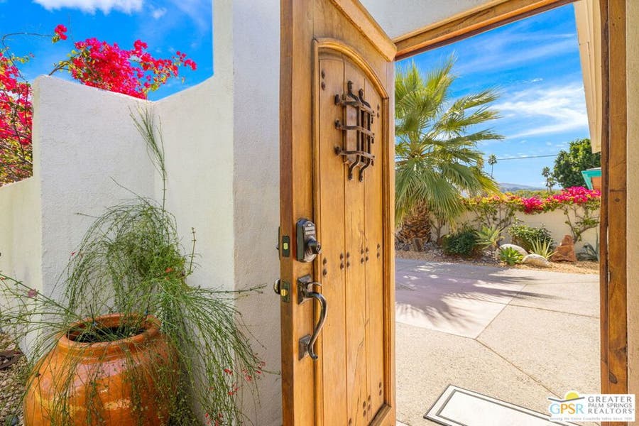 Property photo for 511 N Calle Rolph, Palm Springs, CA