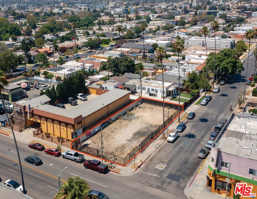 Property photo for 2901 W Jefferson Boulevard, Los Angeles, CA