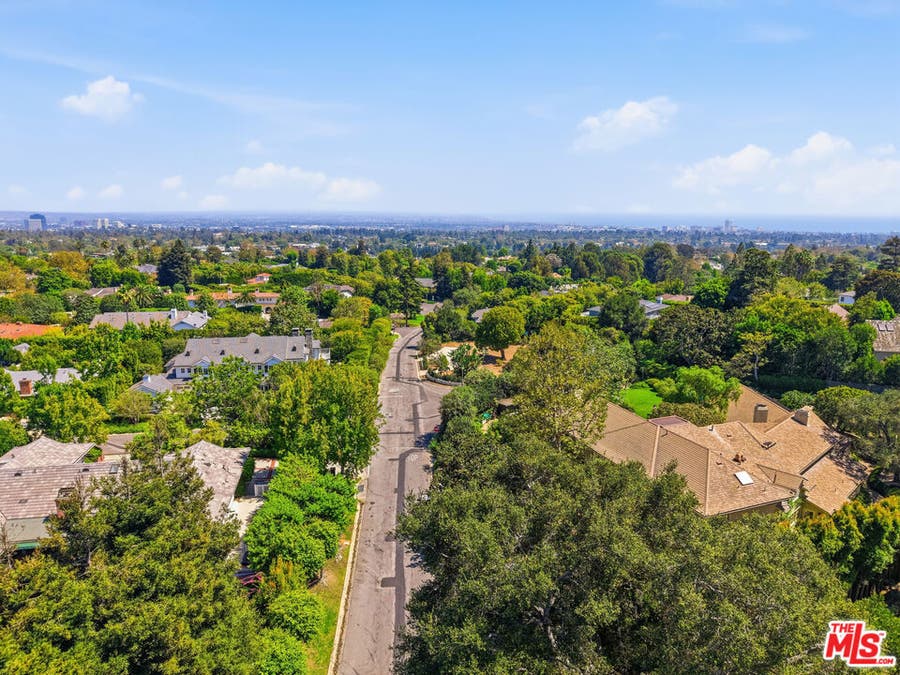 Property photo for 1545 Umeo Road, Los Angeles, CA