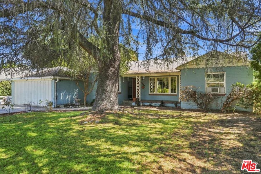 Property photo for 15954 Gault Street, Lake Balboa, CA