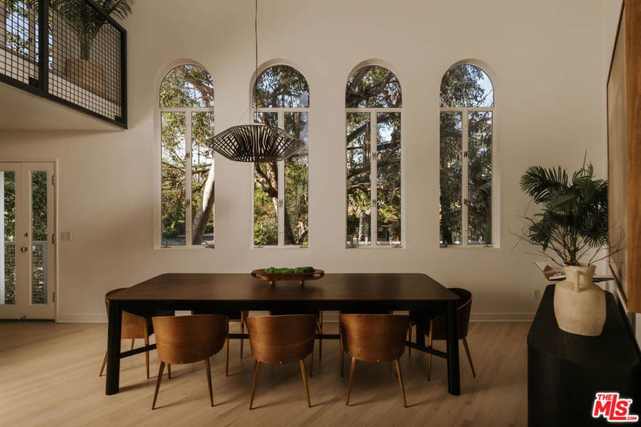 Property photo for 2027 Oakwood Avenue, Los Angeles, CA