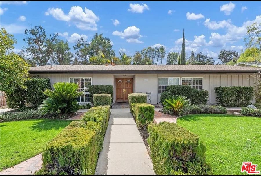 Property photo for 24316 Burbank Blvd, Woodland Hills, CA