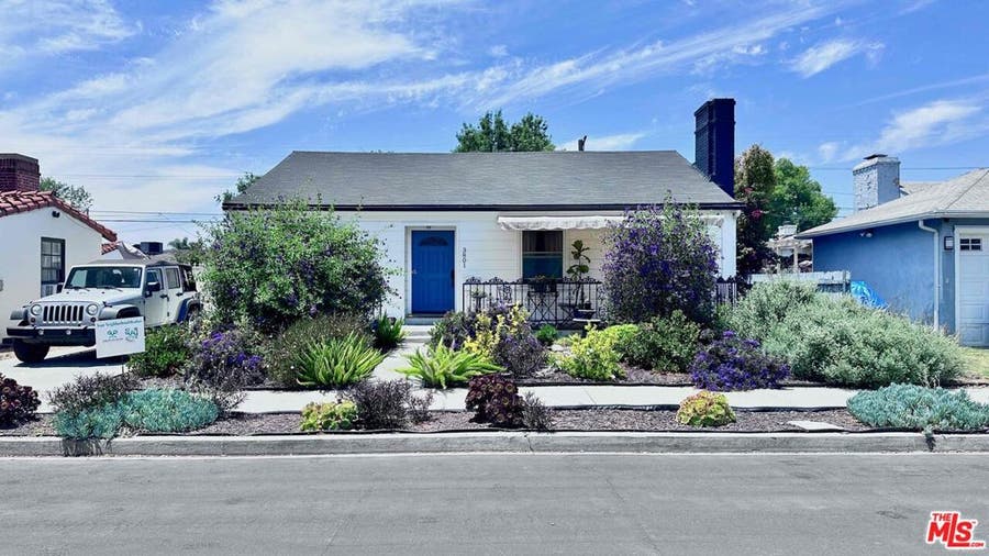 Property photo for 3801 Sutro Avenue, Los Angeles, CA