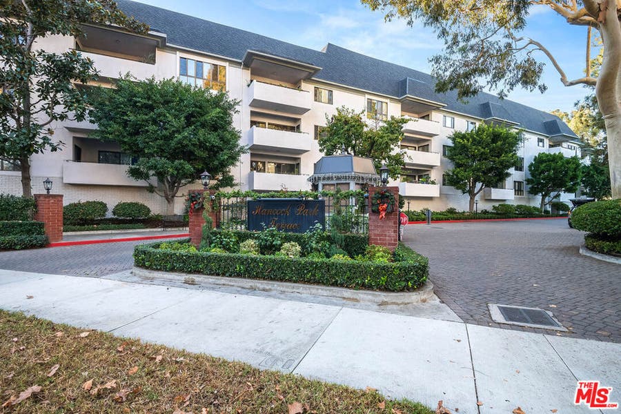 Property photo for 631 Wilcox Avenue, #3F, Los Angeles, CA