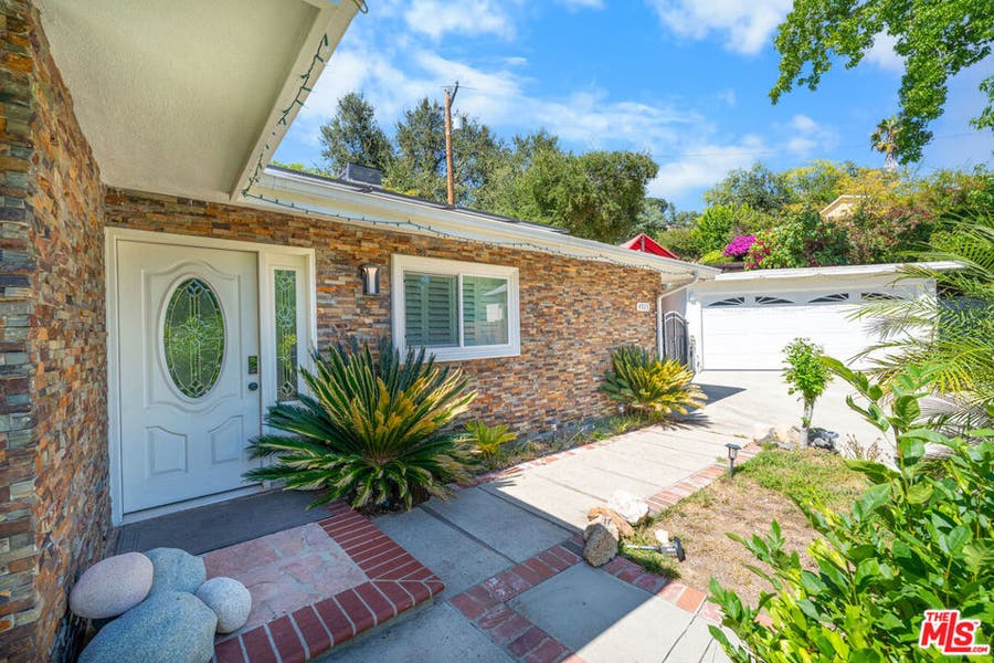 Property photo for 4923 Burgoyne Lane, La Canada Flintridge, CA