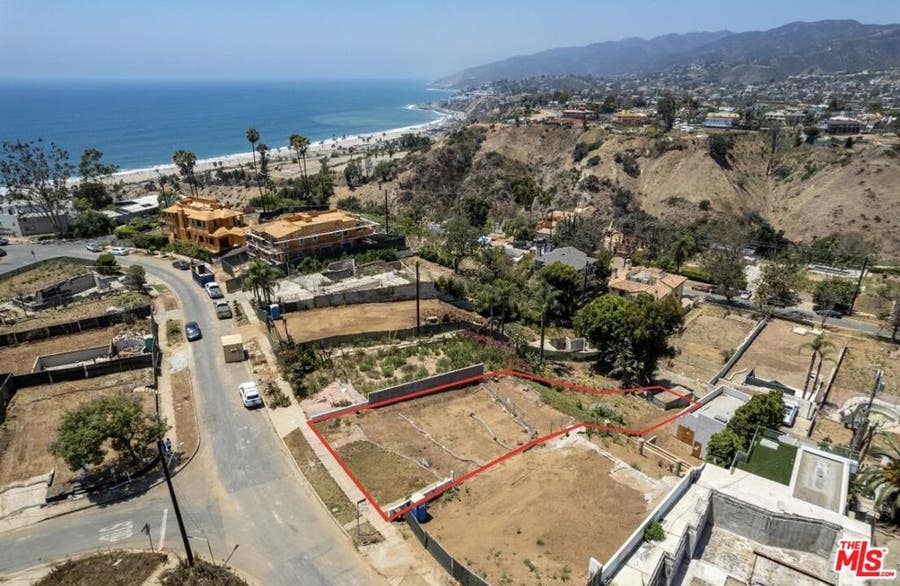 Property photo for 533 Mount Holyoke Avenue, Los Angeles, CA
