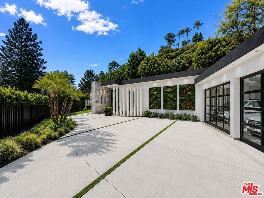 Property photo for 1049 Loma Vista Drive, Beverly Hills, CA