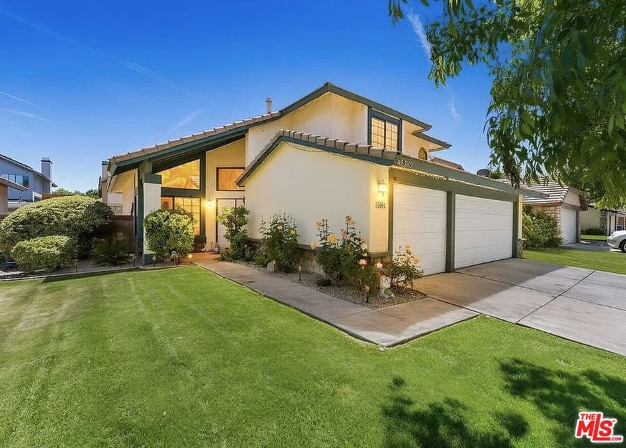 Property photo for 43258 33rd Street, Lancaster, CA
