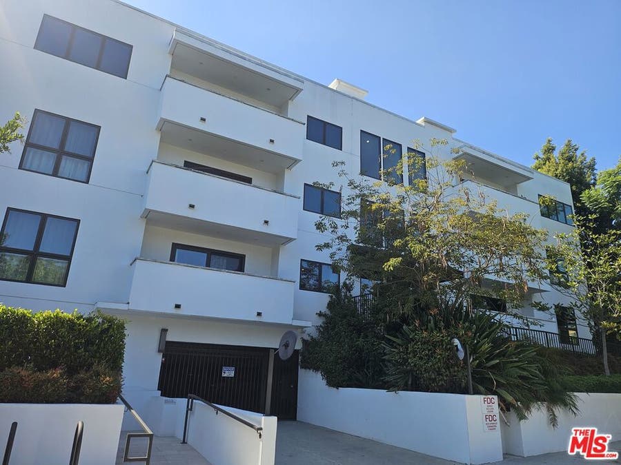 Property photo for 853 S Lucerne Boulevard, #206, Los Angeles, CA