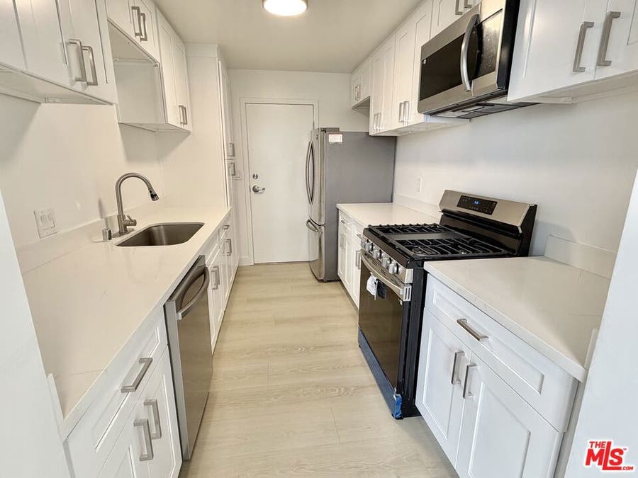 Property photo for 468 S Roxbury Drive, #404, Beverly Hills, CA