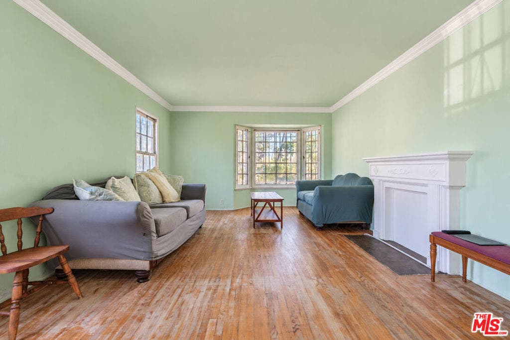 1036 S Genesee Avenue, Los Angeles, CA 90019