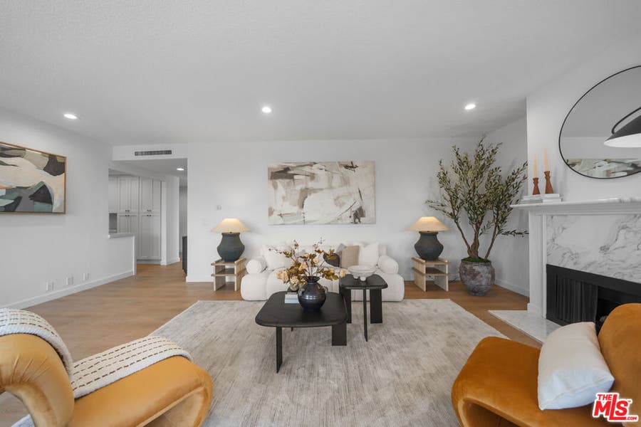 Property photo for 4477 Wilshire Boulevard, #308, Los Angeles, CA