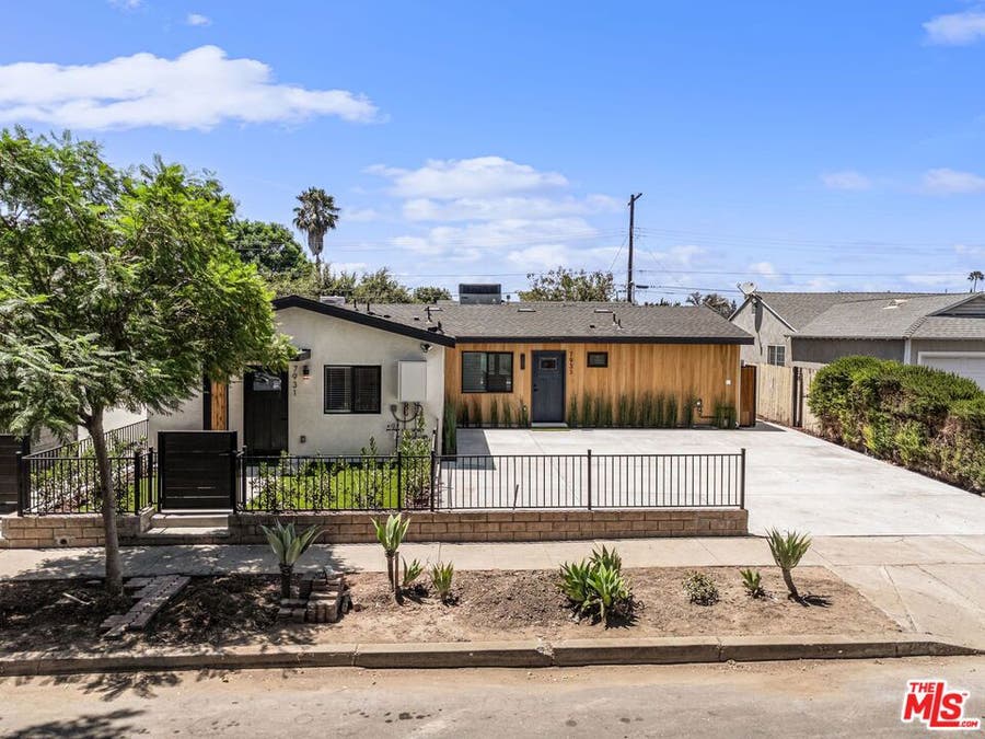 Property photo for 7935 Zelzah Avenue, Reseda, CA