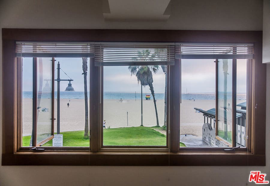 Property photo for 8 Brooks Avenue, Los Angeles, CA