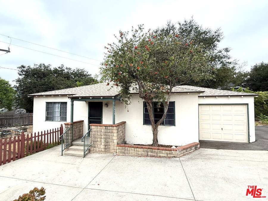 Property photo for 2618 Prospect Avenue, La Crescenta, CA