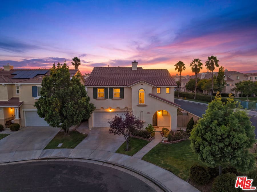 Property photo for 27259 Cloverhurst Place, Canyon Country, CA