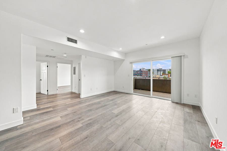 Property photo for 1029 S Hobart Boulevard, #303, Los Angeles, CA