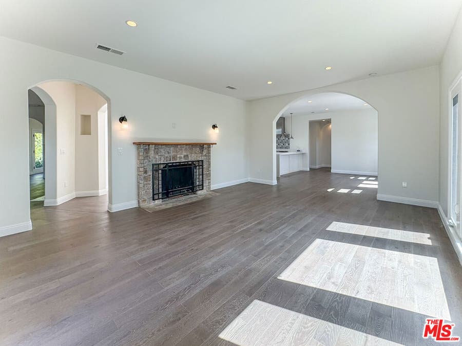 Property photo for 1043 S Plymouth Boulevard, Los Angeles, CA