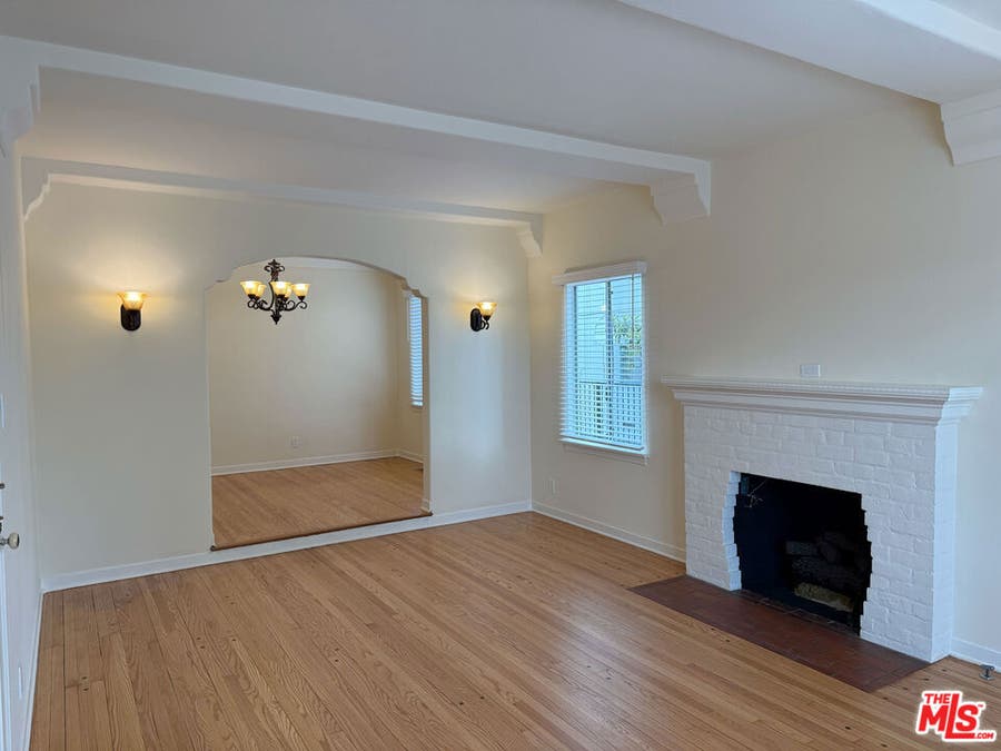 Property photo for 617 W Glenoaks Boulevard, Glendale, CA