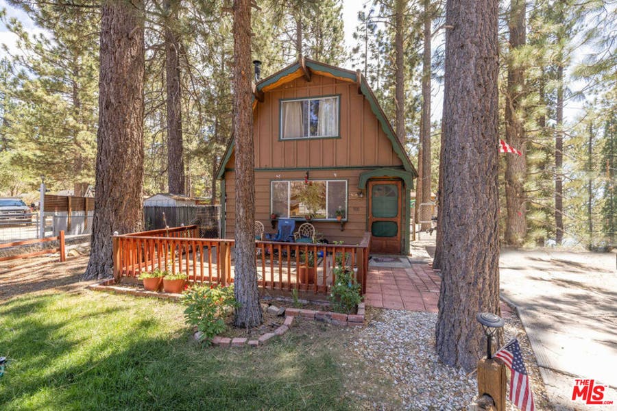 Property photo for 900 E Mountain View Boulevard, Big Bear City, CA