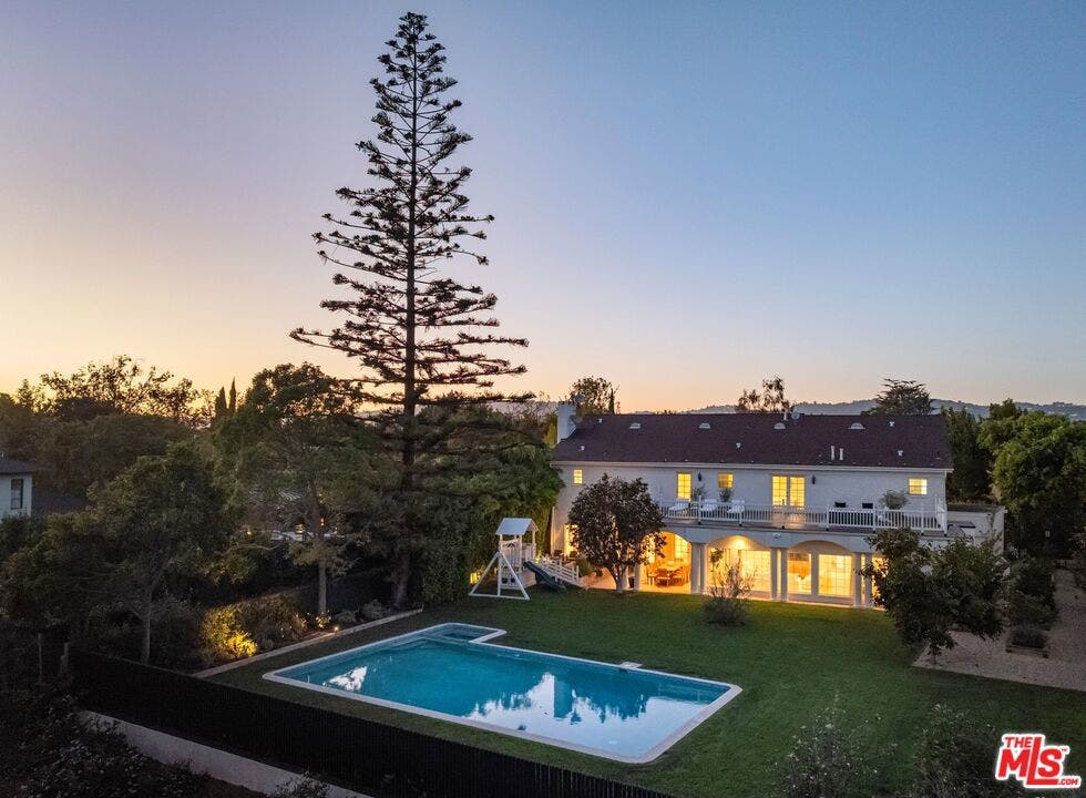5180 W 2nd Street, Los Angeles, CA 90004