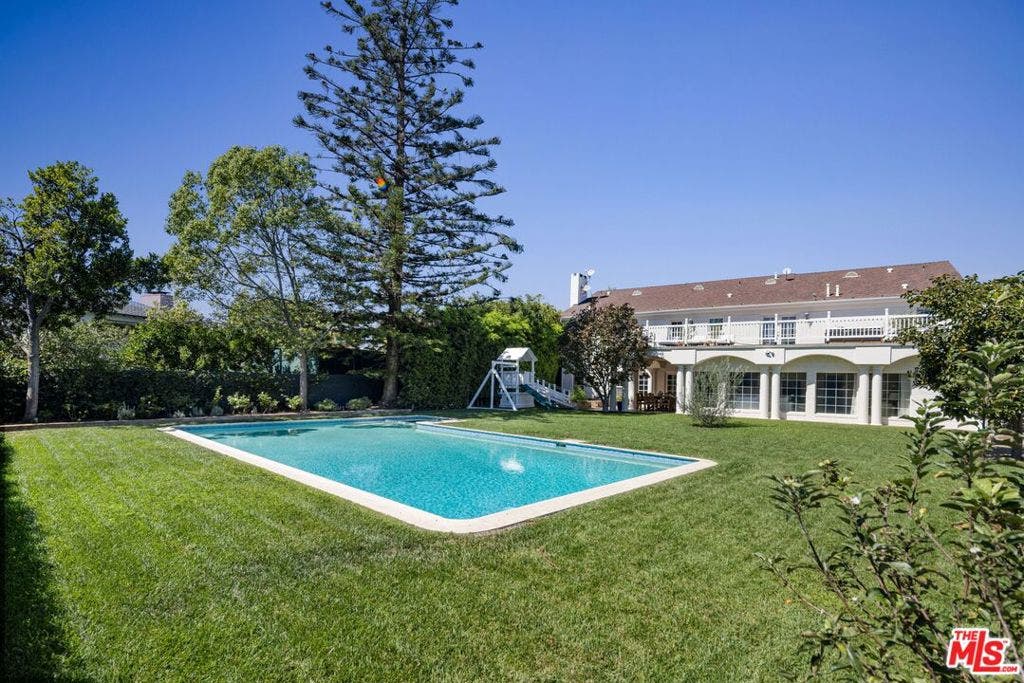 5180 W 2nd Street, Los Angeles, CA 90004