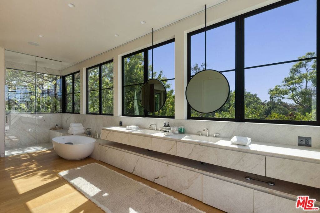 5170 W 2nd Street, Los Angeles, CA 90004