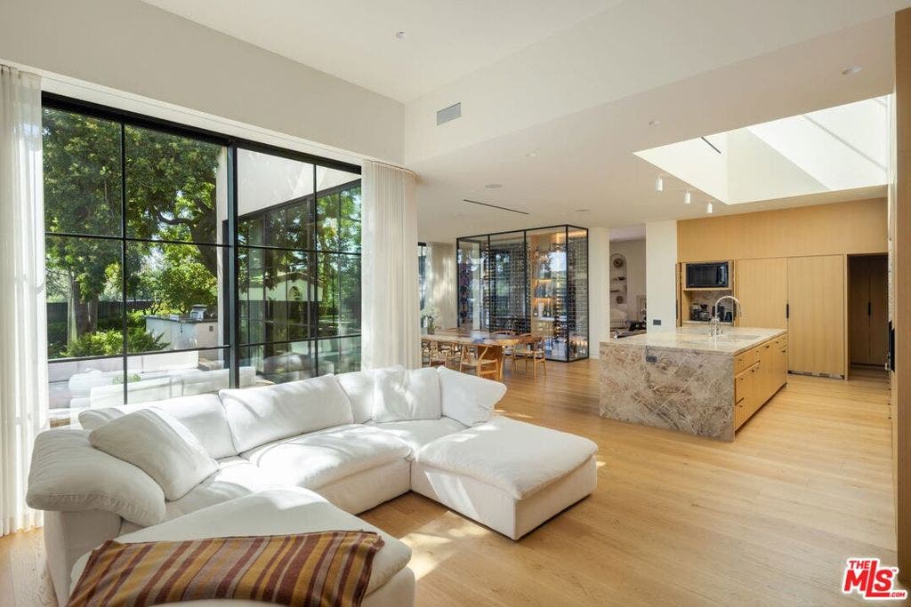 5170 W 2nd Street, Los Angeles, CA 90004
