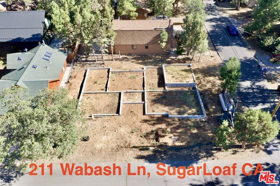 Property photo for 211 Wabash Lane, Sugarloaf, CA