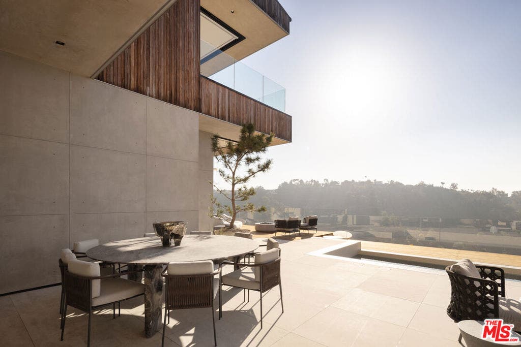 10733 Stradella Court, Los Angeles, CA 90077 10733 Stradella Court, Los Angeles, CA 90077