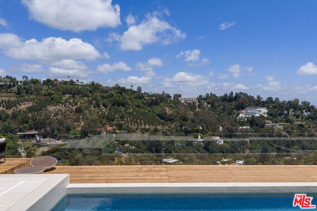 10733 Stradella Court, Los Angeles, CA 90077 10733 Stradella Court, Los Angeles, CA 90077