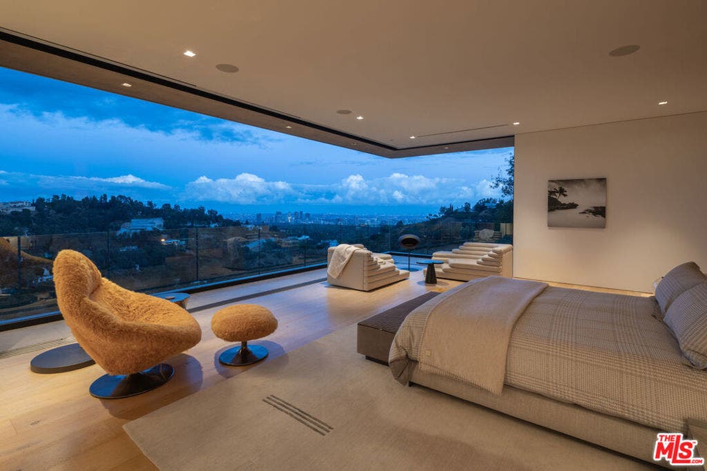 10733 Stradella Court, Los Angeles, CA 90077 10733 Stradella Court, Los Angeles, CA 90077