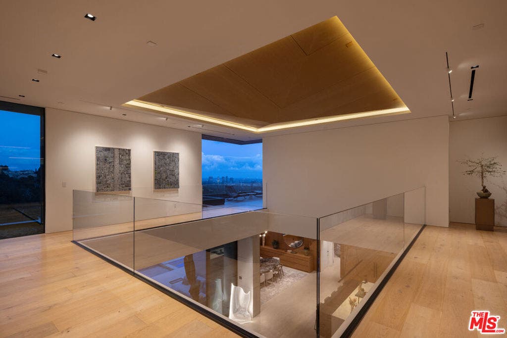 10733 Stradella Court, Los Angeles, CA 90077 10733 Stradella Court, Los Angeles, CA 90077