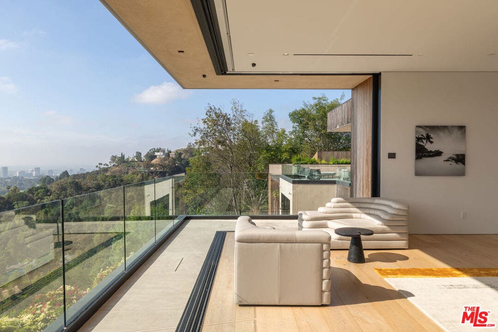 10733 Stradella Court, Los Angeles, CA 90077 10733 Stradella Court, Los Angeles, CA 90077
